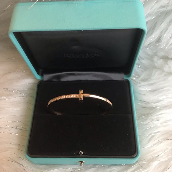Tiffany & Co. Tiffany T T1 Narrow Diamond Hinged Bangle in 18k Rose Gold - Picture 3 of 5